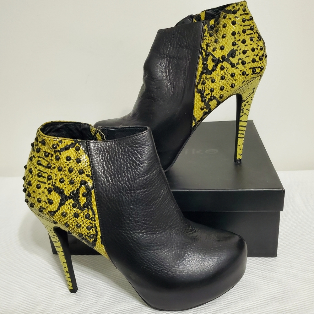 Matiko Mila Green Snake Studded Heeled Boots 8.5